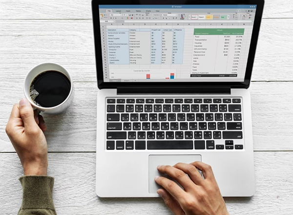 can you make me al text about this image